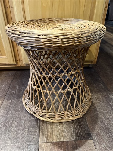 Vtg end table plant stand - table,